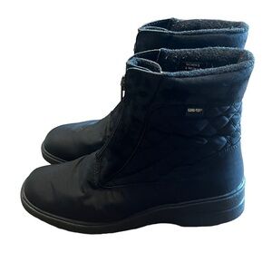 L.L. Bean black quilted gore-tex lined winter zip up boots